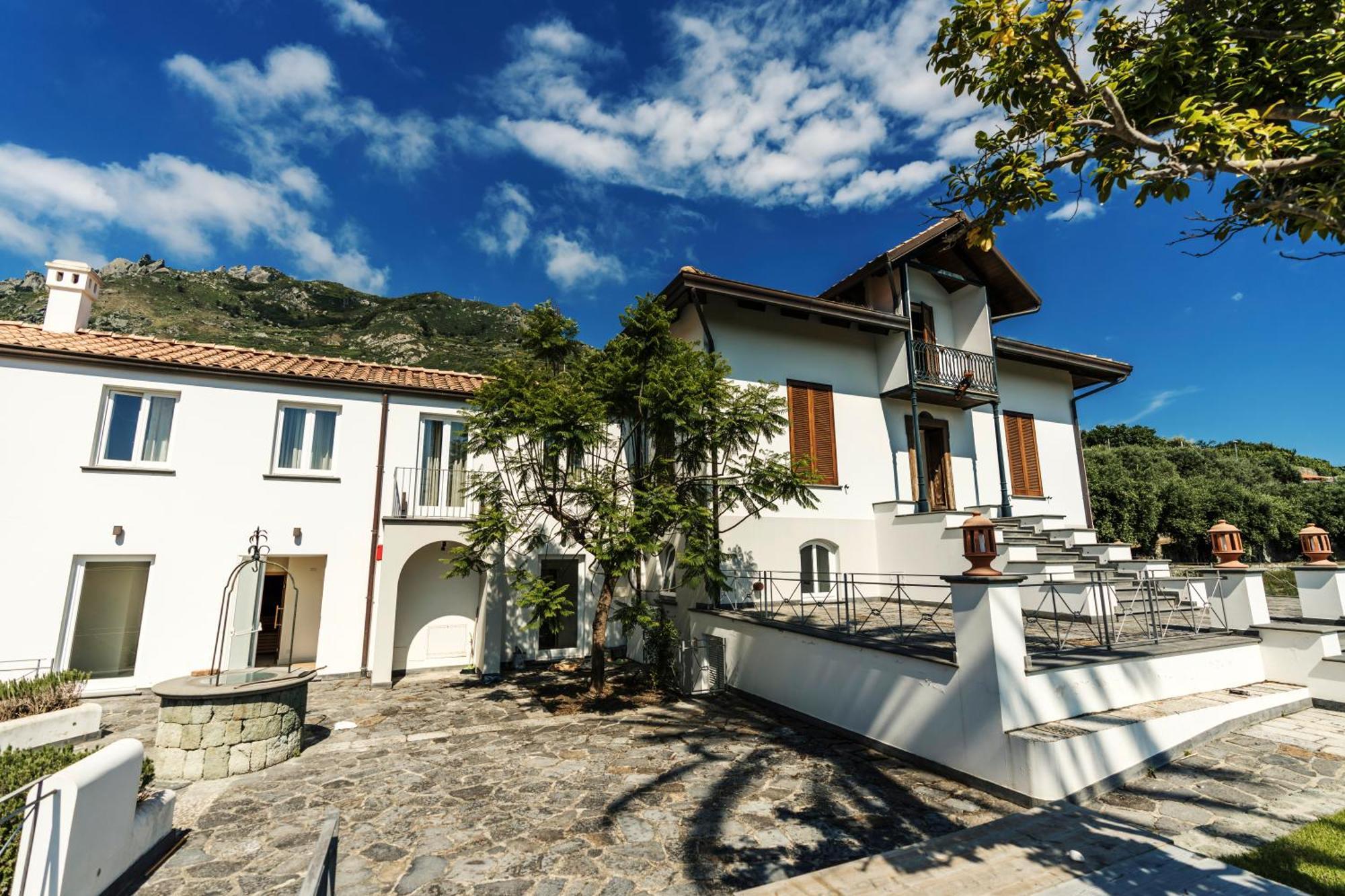 Tenuta Calitto Wine E Resort *